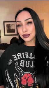 How are we customizing graduation caps ?? What works the best ?? No i cant  draw it