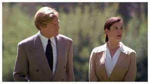 Sinopsis Film 'Indecent Proposal', Kisah Suami Jual Istrinya Satu Juta  Dollar, Tayang di Netflix - Tribun Wow