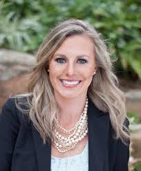 Evette Hunt's Instagram, Twitter & Facebook