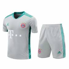Shop the hottest fc bayern football kits and shirts to make your excitement clear this football season. 20 21 Bayern Munich Goalkeeper Grey Men Football Shirt Shorts Set Goalkeeper Footabll Shirt Sale Bestway4you Net