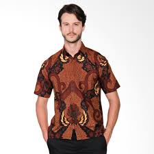 Baju batik apa yang bagus untuk dipakai hari ini? Jual Awana Garuda Kencana Modern Slim Fit Kemeja Batik Pria Brown Online April 2021 Blibli