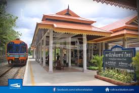 There are more choices of trains from hat yai so if you take a bus/car from padang besar, you have more flexibility. Express 949 Hat Yai Padang Besar Shuttle Train Hat Yai To Padang Besar Thai By Train Around The Malay Peninsular With Jom Naik Keretapi Railtravel Station