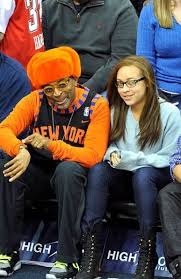 Now, that's a huge difference in price and can vary from game to game and city to city. Spike Lee And His Daughter Enjoying The Court Side Seats At Madison Square Garden Black Families Celebrity Families Celebrity Dads