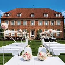 Es ist groß und isst eicheln, verschiedene würmer, wurzel, mäuse, pilze. Liste Mit Hochzeitslocations Fur Eure Freie Trauung In Nrw 2021