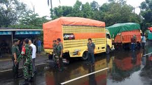 Ahmad muzaki sopir truk di lumajang yang tak beri jalan rombongan tni. Ramai Tni Di Maros Cegat Truk Gabah Petani Mengapa Ada Yang Mau Beli Mahal Gabah Tapi Dilarang Halaman 3 Tribun Jabar