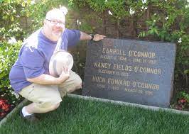 Carroll o'connor, who played the grumpy, endearing bigot archie bunker on the groundbreaking series all in the family, suffered a fatal. Six Feet Under Hollywood Carroll O Connor Six Feet Under