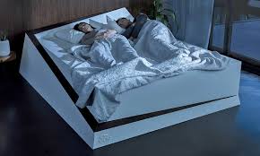Hergestellt aus ebenholz, sapeli und curly maple wird dieses bett auf der welt als das teuerste bezeichnet. Ford Bett Mit Spurhalte Technologie Video Autozeitung De