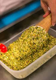 Two Things Have Surprised Me Recently One Is The Sudden Surge Of Small Scale Ice Cream Shops That Have Opened In Paris Whi Glace Voyage Gourmand Sucre Glace