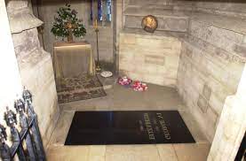 Images of key moments in the couple's marriage were also shared on the royal family's social media accounts, as most newspapers. Lepymp0tpkekjm