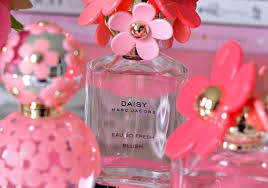 Daisy eau so fresh sunshine marc jacobs 2.5 oz edt spray limited edition sealed. Trio Of Marc Jacobs Daisy Blush Spring 2016 Collection Review The Pink Millennial