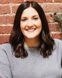 Robyn Finley's Instagram, Twitter & Facebook