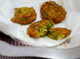 These are prepared by adding the flowers to the besan batter, seasoning the mixture and frying them until. 10 Types Of Pakoras You Need To Try Right Now