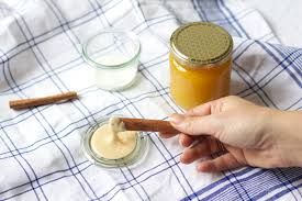 Die haut sieht nach der maske sehr. Beauty Diy Honig Gesichtsmaske Gegen Unreine Haut We Love Handmade