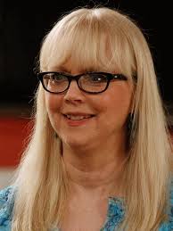 60 Hairstyles for Women Over 50 with Double Chin