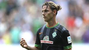 Coach kohfeldt redet verbeultem sv werder für den stresstest gegen mainz mut zu. Relegations Orakel Ehefrau Von Werder Trainer Florian Kohfeldt Sagte 6 1 Gegen 1 Fc Koln Voraus Sportbuzzer De