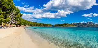 About majorca the dreamy island that provided inspiration to chopin and miró now has a reputation as a spring break beach destination. Warum Gerade Mallorca