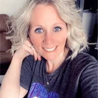 Jana Wetzel's Instagram, Twitter & Facebook