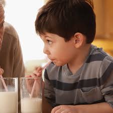 Según Harvard, este es el motivo por el cual los adultos no deberían tomar  leche