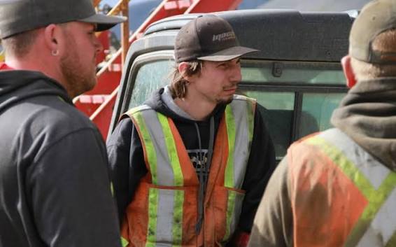 Parker Schnabel pays his "Gold Rush" crew a fair median wage, as the gold  miner outlined himself on Reddit. #goldrush
