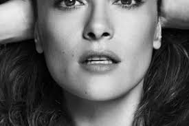 Me hubiera gustado tener más hijos´: Salma Hayek cuenta en exclusiva