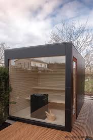 Design Gartensauna Mit Panoramaverglasung Hot Black Box Design Garten Gartensauna Design Gartenhaus Sauna Im Garten
