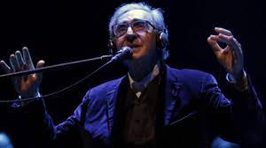 Franco battiato è nato a jonia (ct) nel 1945. Franco Battiato Carriera Frasi Moglie Figli E Malattia Del Cantautore