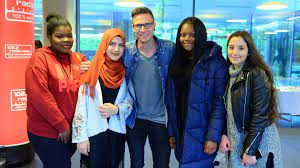 Plus 100,000 am/fm radio stations featuring music, news, and local sports talk. Der Coolste Lehrer Der Stadt Radio Essen Lasst Schuler Abstimmen Westfunk