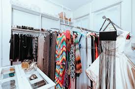 Negli otto punti vendita (due a milano, due a roma, bari, firenze, verona e nell'orio center vicino bergamo), saranno allestiti spazi appositi. Noleggio Abiti Da Sera A Milano Va Di Moda Il Dress Sharing