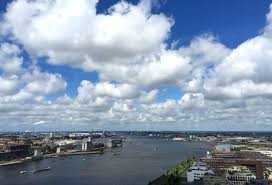 Die schaukel auf dem a'dam lookout, der aussichtsplattform des a'dam tower in amsterdam. Schaukeln Over The Edge Neue Amsterdam Attraktion Reiseziele Ch