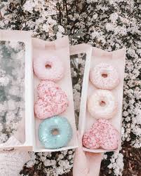 Pin By Verylara On Food Food Donuts Floral