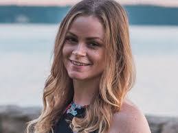 Katie Walton's Instagram, Twitter & Facebook