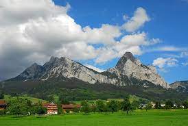 From the rotenflue mountain station, it can be reached on foot in 80 min. Kleiner Und Grosser Mythen Fotos Hikr Org