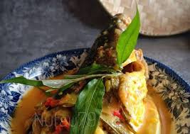 3 ekor ikan kembung, 1 buah jeruk nipis, ambil airnya, 1 sdt garam halus, 10 butir bawang merah iris halus, 4 siung bawang putih, iris halus, 1 batang sereh memarkan, 3 cm lengkuas iris, 3 sdm tempoyak/asam durian, 2 papan petai, 4 lembar daun jeruk, 4 buah cabe merah keriting. Resepi Ikan Kembung Asam Tempoyak Resepi Merory Sedap Betul