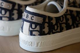 The realreal is the world's #1 luxury consignment online store. Dior Ab Sofort Konnt Ihr Euch Den Walk N Dior Sneaker Personalisieren Lassen