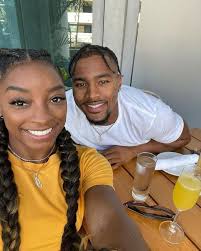 About 30 minutes ago Heavily Pregnant Olympic legend Simone Biles and her  husband, Jonathan Owens, announced the arrival of their baby boy! The  couple, who have been eagerly anticipating their first child,