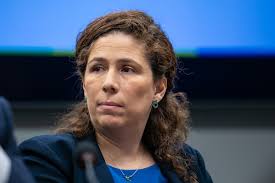 Estabilidade não pode ser prêmio para mau servidor, diz ministra da Gestão