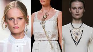 Feel on top of the world as you wear your gold rings to special events, formal or informal, big or small. Can You Mix Gold With Silver Jewellery
