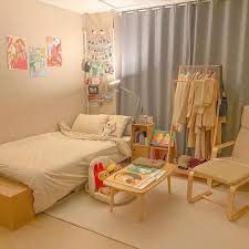 Assalamualaikum berikut vidio desain kamar ala korea.desain terinspirasi dari banyak nya orang sekarang menyukai drama korea. 6 Barang Wajib Untuk Dekor Kamar Ala Drama Korea