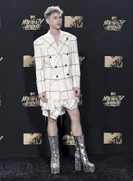 Jul 22, 2021 · tommy dorfman/instagram tommy dorfman. Pin On Style 4