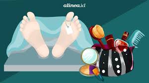 Gigi palsu flexybel, elastis / gigi palsu anti pecah banyak kelebihan yang dimiliki oleh gigi palsu a di bandingkan dengan gigi palsu tradisional yang terbuat dari bahan ackrylik dengan kait kawat. Jalan Sunyi Seorang Perias Jenazah