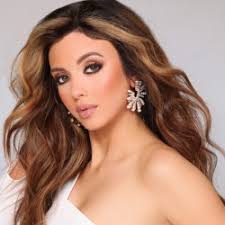 Alethea Ross's Instagram, Twitter & Facebook