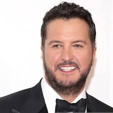 Going to the Louisville solo tomorrow! Anyone wanna meet up and go  together? I was gonna wait in line a little bit before to get closer to the  front since I'm so