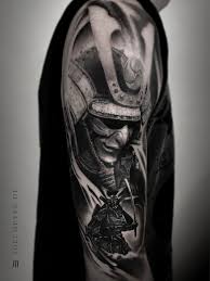 Black And White Realism Koi Tattoo Samurai Warrior Realistic Tattoo Black And Grey Joel Meyer Black Grey Joel Meyer Realisti Em 2020 Tatuagem Samurai Tatuagem De Guerreiro Samurai Samurai Guerreiro