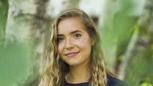 Julia Snodgrass's Instagram, Twitter & Facebook