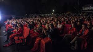 Letní shakespearovské slavnosti tak tento rok začnou o měsíc později a budou kratší. Letni Shakespearovske Slavnosti Ostrava Zahajuji Jiz 12 Rocnik Divadelniho Festivalu Zpravy Polar Tv