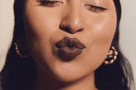 AN ELEGANT SHADE OF AUTUMN : While Strong Hues Make Fashion News, New  Makeup Keeps the Face in Focus