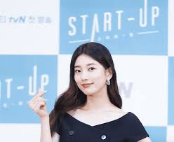 Semakin banyak episode tayang, beberapa penonton mulai menemukan hal yang tidak sesuai dalam drama start up. Bae Suzy The Main Character Of Startup Will Also Sing The Drama S Ost Zapzee