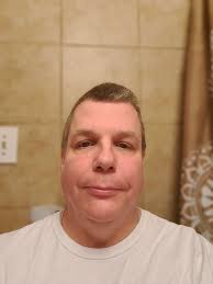 Can you create a professional LinkedIn headshot?