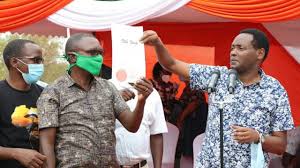 Although atwoli is known to lead a flashy lifestyle, kenyans online were surprised to learn that he has 'mzungu' servants in his home. Brhzg0snfrxcam