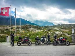 5 lieux mythiques à la montagne. Road Trip Italie Suisse 5 Jours De Voyage Moto A L Assaut Des Cols Alpins